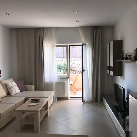 Apartments Jani Хвар Екстериор снимка