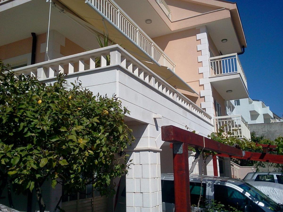Apartments Jani Хвар Екстериор снимка