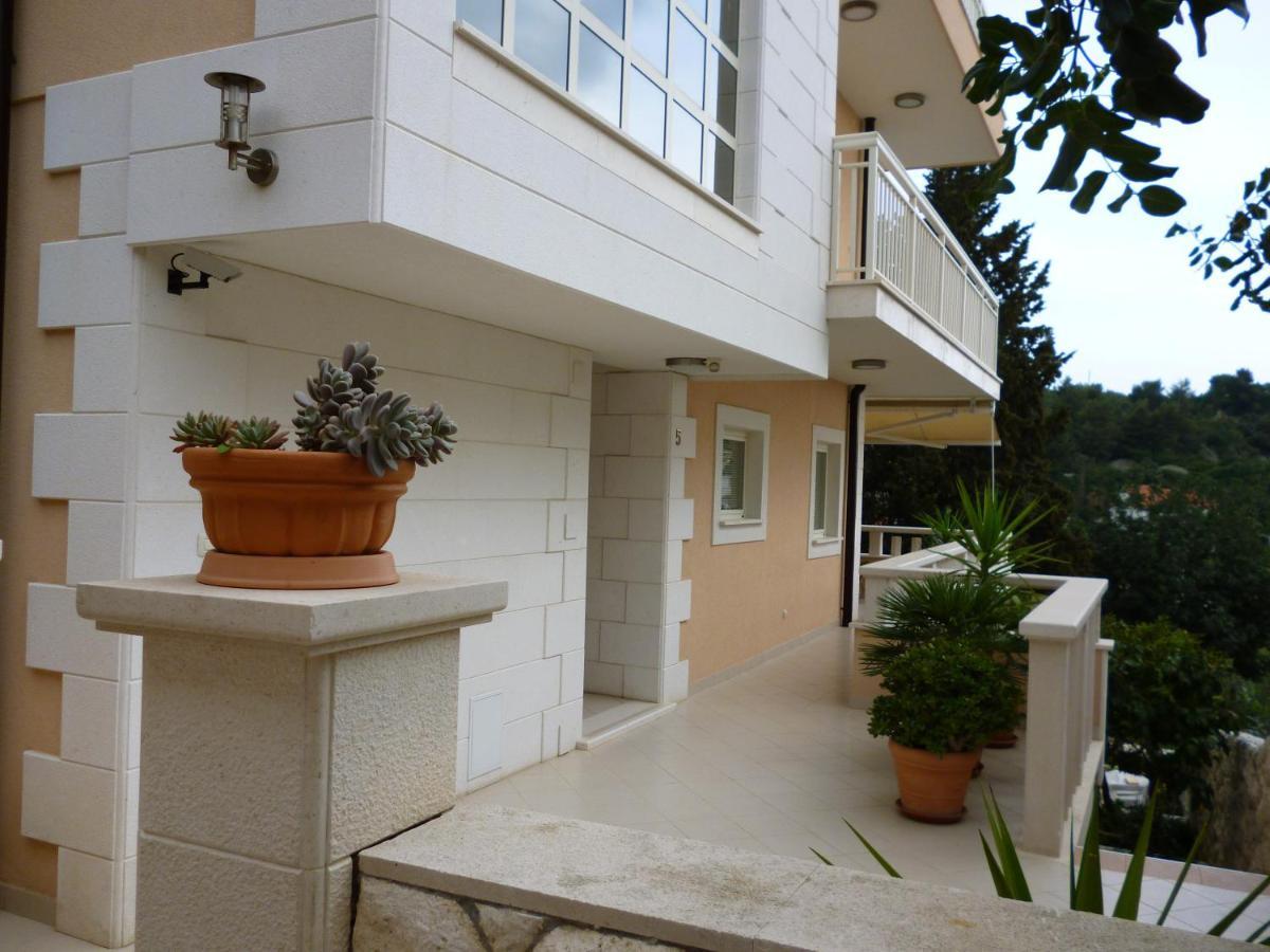 Apartments Jani Хвар Екстериор снимка