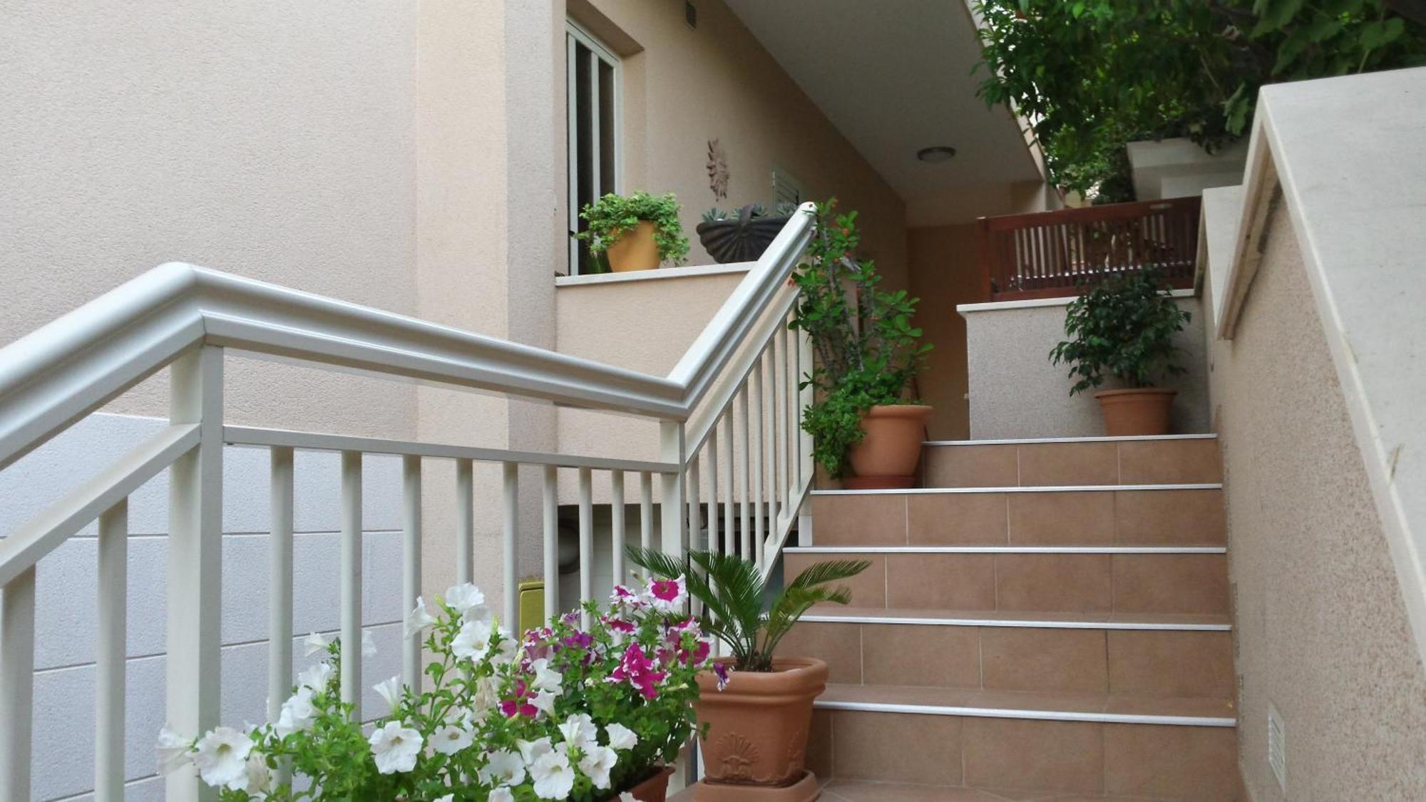 Apartments Jani Хвар Екстериор снимка