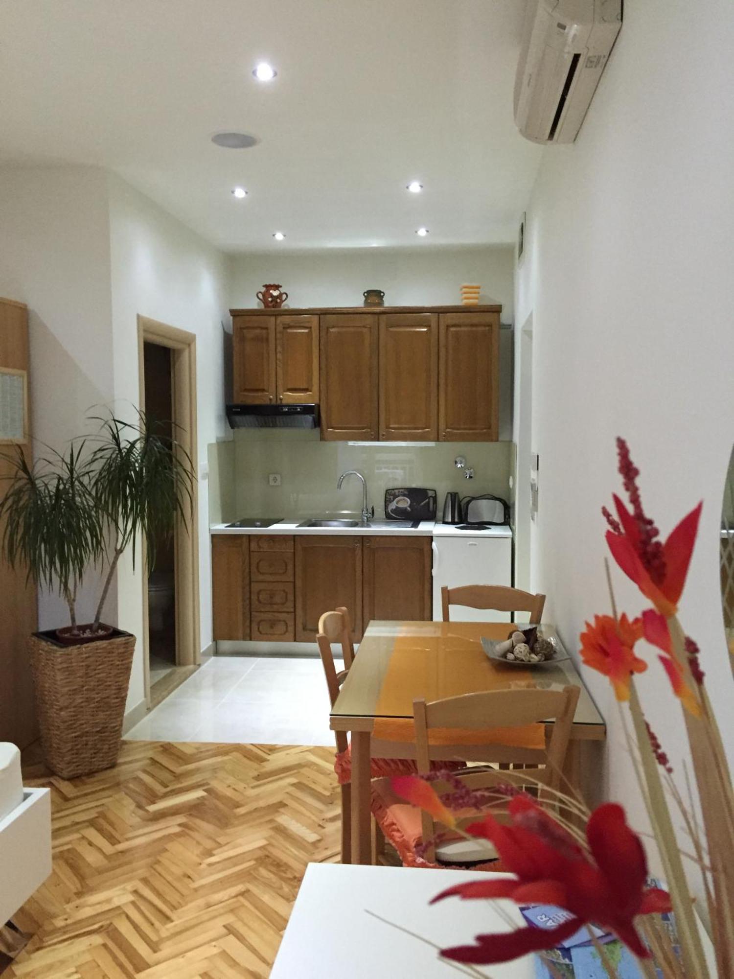 Apartments Jani Хвар Екстериор снимка