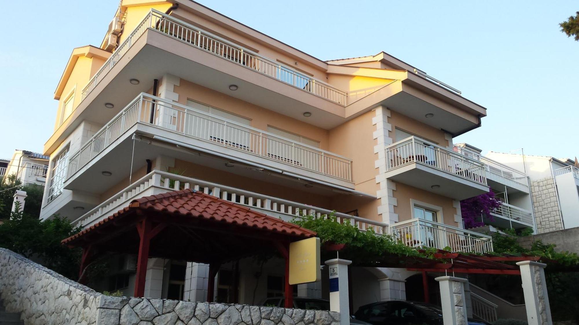 Apartments Jani Хвар Екстериор снимка
