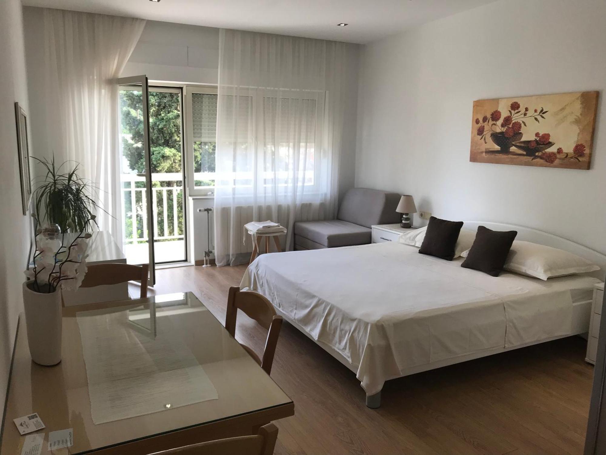 Apartments Jani Хвар Екстериор снимка