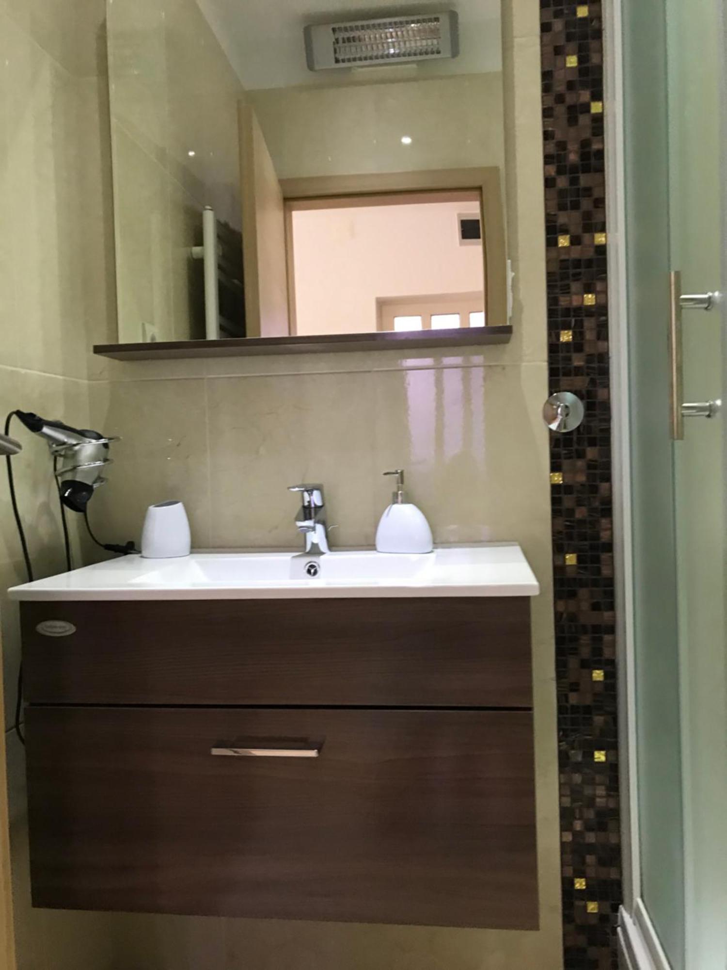 Apartments Jani Хвар Екстериор снимка